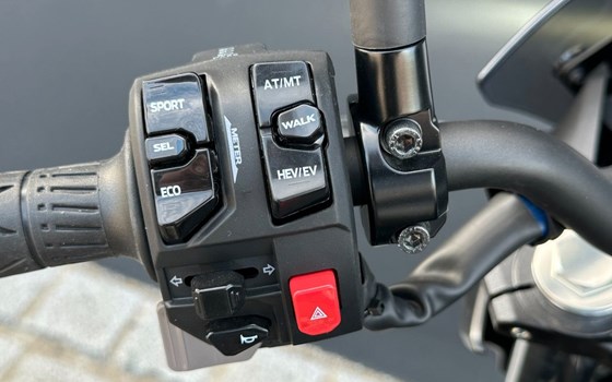 Gebrauchtmotorrad Kawasaki Z7 Hybrid - Bild 18