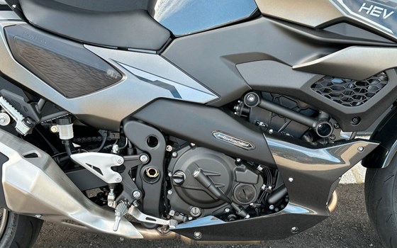 Gebrauchtmotorrad Kawasaki Z7 Hybrid - Bild 21