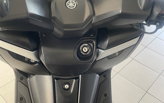 Gebrauchtmotorrad Yamaha XMAX 400 - Bild 25