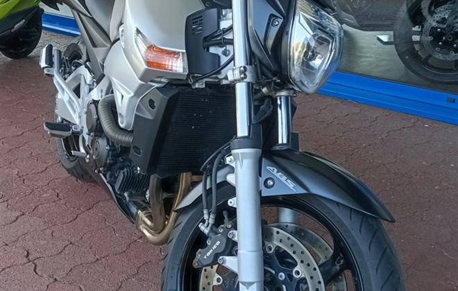Suzuki GSR 600