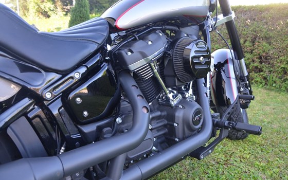 Gebrauchtmotorrad Harley-Davidson Dyna Street Bob Special - Bild 15 Gebrauchtmotorrad Harley-Davidson Dyna Street Bob Special - Bild 15