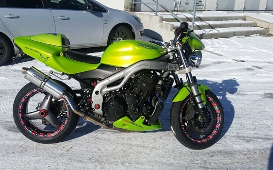 Gebrauchtmotorrad Triumph Speed Triple 955i - Bild 2