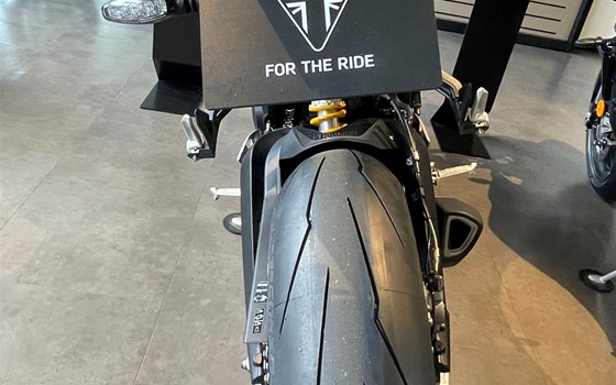 Neufahrzeug Triumph Street Triple 765 RS - Bild 11