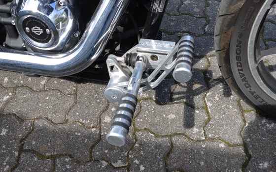 Gebrauchtmotorrad Harley-Davidson Softail Low Rider FXLR - Bild 11