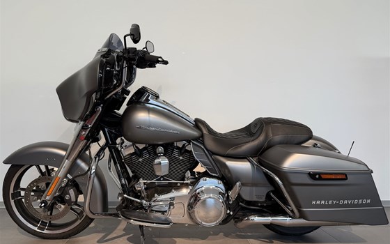 Gebrauchtmotorrad Harley-Davidson Touring Street Glide Special FLHXS - Bild 2 Gebrauchtmotorrad Harley-Davidson Touring Street Glide Special FLHXS - Bild 2