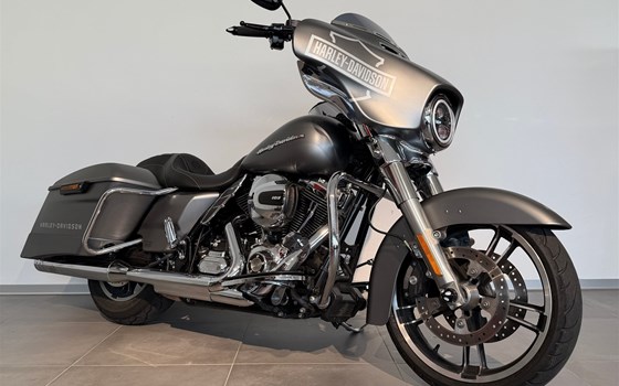 Gebrauchtmotorrad Harley-Davidson Touring Street Glide Special FLHXS - Bild 3 Gebrauchtmotorrad Harley-Davidson Touring Street Glide Special FLHXS - Bild 3