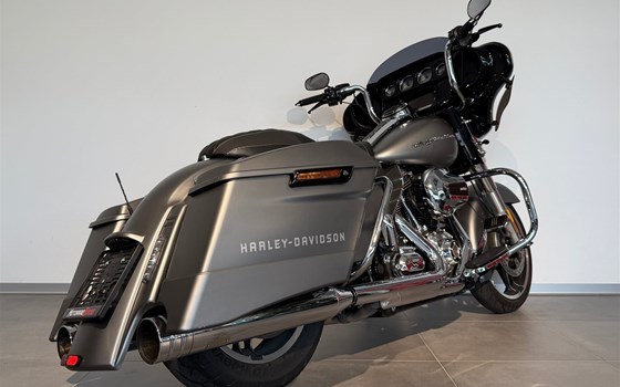 Gebrauchtmotorrad Harley-Davidson Touring Street Glide Special FLHXS - Bild 5 Gebrauchtmotorrad Harley-Davidson Touring Street Glide Special FLHXS - Bild 5