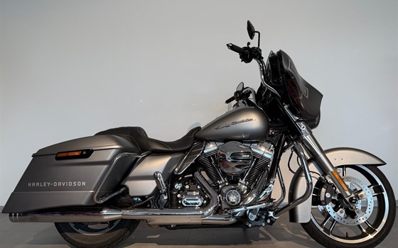 Gebrauchtmotorrad Harley-Davidson Touring Street Glide Special FLHXS - Bild 6 Gebrauchtmotorrad Harley-Davidson Touring Street Glide Special FLHXS - Bild 6