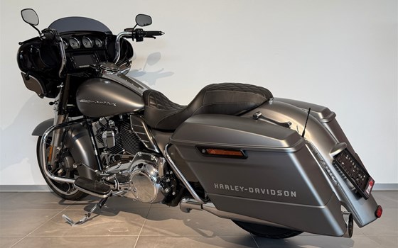 Gebrauchtmotorrad Harley-Davidson Touring Street Glide Special FLHXS - Bild 7 Gebrauchtmotorrad Harley-Davidson Touring Street Glide Special FLHXS - Bild 7