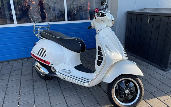 Gebrauchtmotorrad Vespa GTS 300 hpe Super - Bild 4