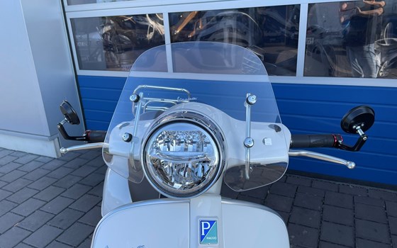 Gebrauchtmotorrad Vespa GTS 300 hpe Super - Bild 8