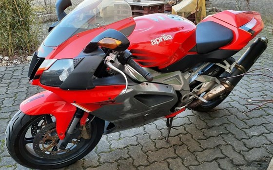 Gebrauchtmotorrad Aprilia RSV 1000 Tuono R - Bild 3