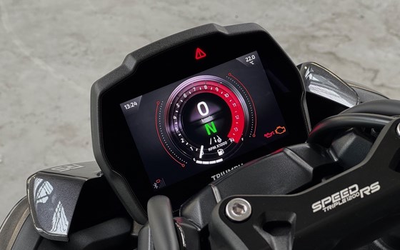 Gebrauchtmotorrad Triumph Speed Triple RS - Bild 10