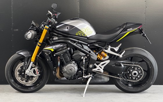 Gebrauchtmotorrad Triumph Speed Triple RS - Bild 6
