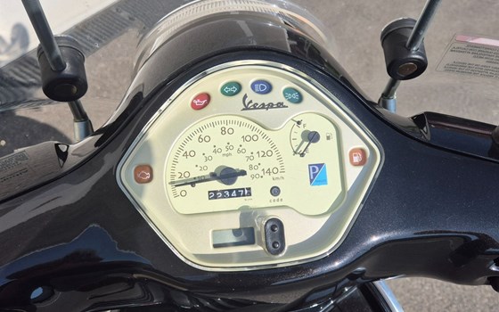 Motorrad Occasion Vespa LX 125 i.e - Bild 5