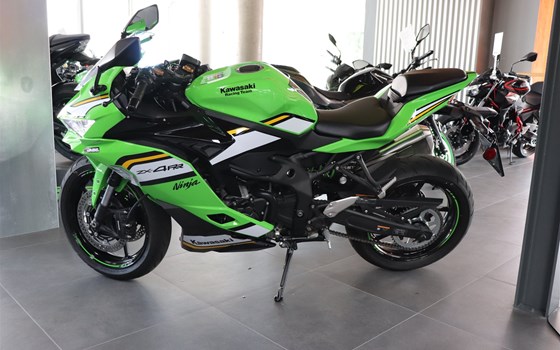 Gebrauchtmotorrad Kawasaki Ninja ZX-4RR - Bild 2