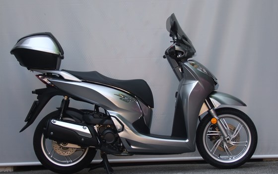 Gebrauchtmotorrad Honda SH300i - Bild 11 Gebrauchtmotorrad Honda SH300i - Bild 11