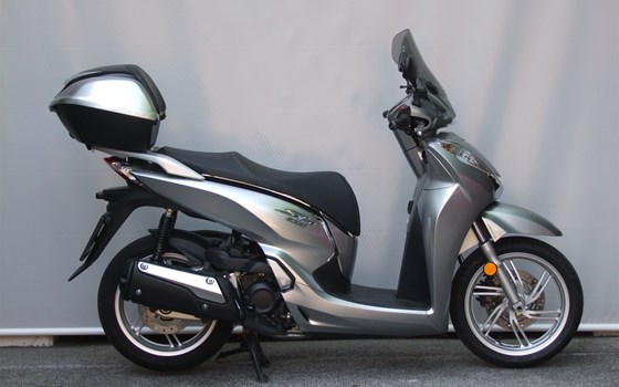 Gebrauchtmotorrad Honda SH300i - Bild 12 Gebrauchtmotorrad Honda SH300i - Bild 12