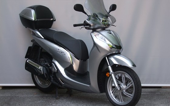 Gebrauchtmotorrad Honda SH300i - Bild 13 Gebrauchtmotorrad Honda SH300i - Bild 13