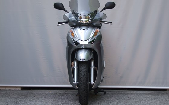 Gebrauchtmotorrad Honda SH300i - Bild 15 Gebrauchtmotorrad Honda SH300i - Bild 15