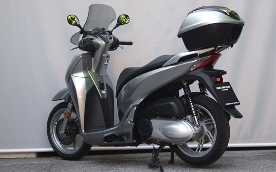 Gebrauchtmotorrad Honda SH300i - Bild 6 Gebrauchtmotorrad Honda SH300i - Bild 6