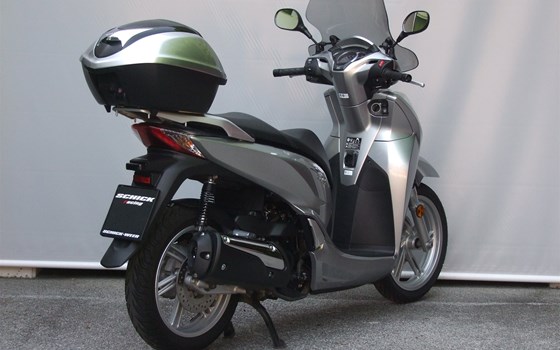 Gebrauchtmotorrad Honda SH300i - Bild 9 Gebrauchtmotorrad Honda SH300i - Bild 9