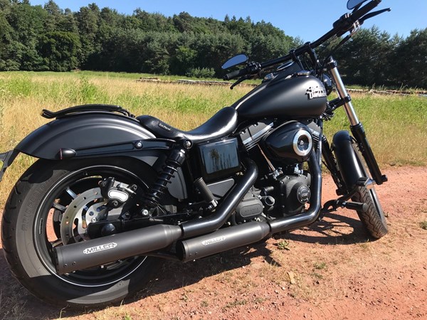 Gebrauchtmotorrad Harley-Davidson Dyna Street Bob FXDB