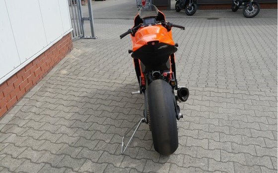 Gebrauchtmotorrad KTM RC 8C - Bild 8