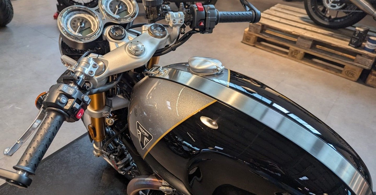 Zum Vergrößern bitte anklicken! Angebot Triumph Thruxton RS