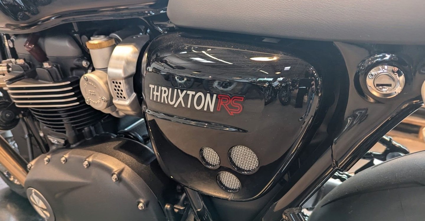 Zum Vergrößern bitte anklicken! Angebot Triumph Thruxton RS