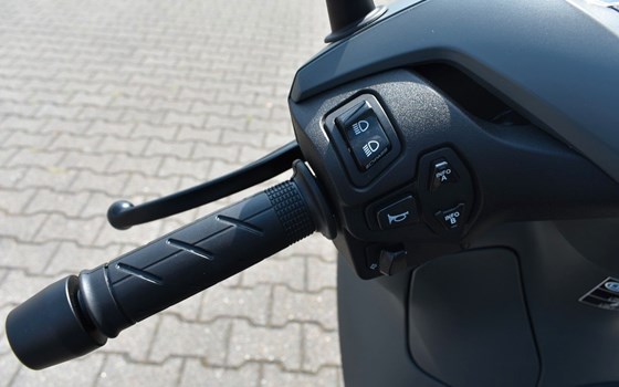 Gebrauchtmotorrad Honda SH350i - Bild 8