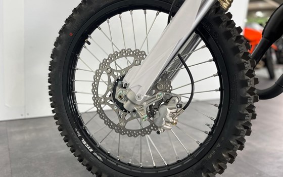 Neufahrzeug Fantic XE 125 - Bild 6 Neufahrzeug Fantic XE 125 - Bild 6