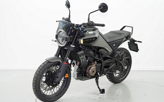 Neufahrzeug Husqvarna Svartpilen 125 - Bild 3