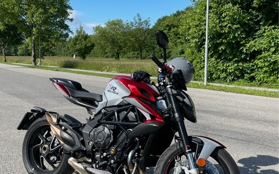 Gebrauchtmotorrad MV Agusta Brutale 800 RR SCS - Bild 3 Gebrauchtmotorrad MV Agusta Brutale 800 RR SCS - Bild 3