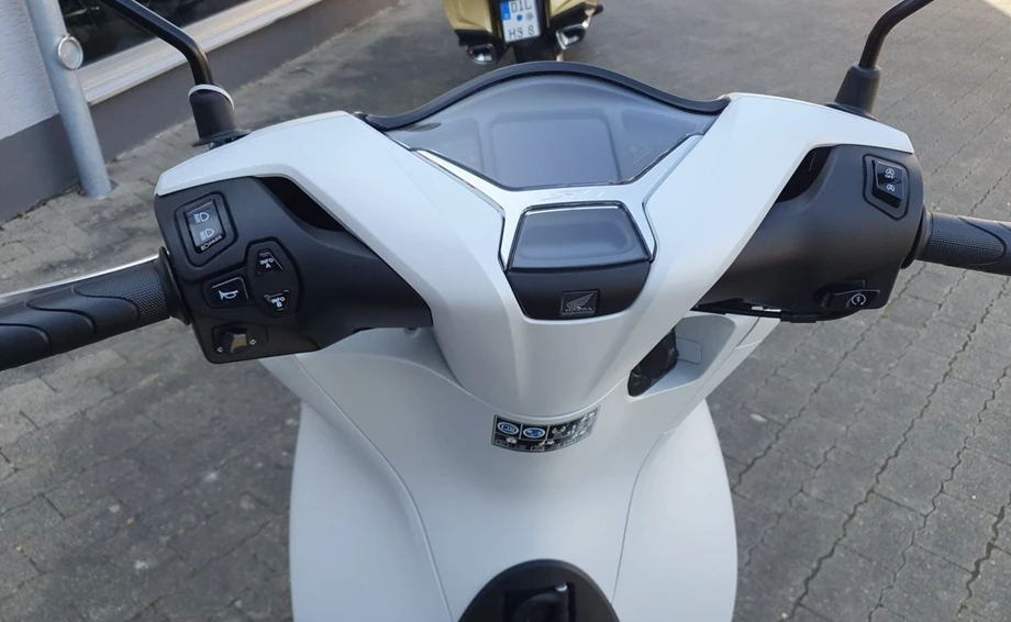 Angebot Honda SH150i Bild 15: Angebot Honda SH150i