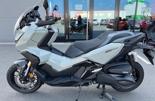 Gebrauchtmotorrad Honda ADV350