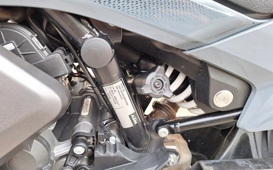 Gebrauchtmotorrad KTM 890 Adventure - Bild 7 Gebrauchtmotorrad KTM 890 Adventure - Bild 7