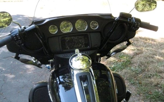 Gebrauchtmotorrad Harley-Davidson Tri Glide Ultra Classic - Bild 12