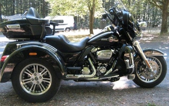 Gebrauchtmotorrad Harley-Davidson Tri Glide Ultra Classic - Bild 3