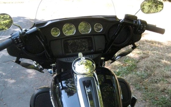 Gebrauchtmotorrad Harley-Davidson Tri Glide Ultra Classic - Bild 4