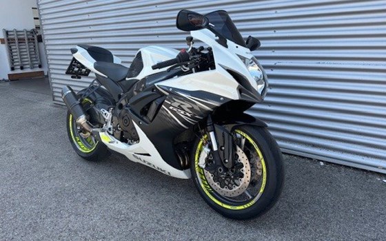 Gebrauchtmotorrad Suzuki GSX-R 600 - Bild 2 Gebrauchtmotorrad Suzuki GSX-R 600 - Bild 2