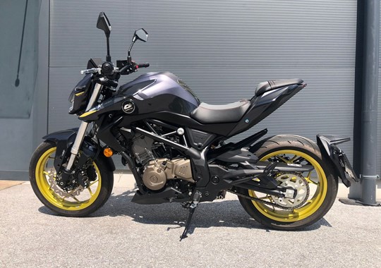 GEBRAUCHTFAHRZEUG QJ Motor SRK 400