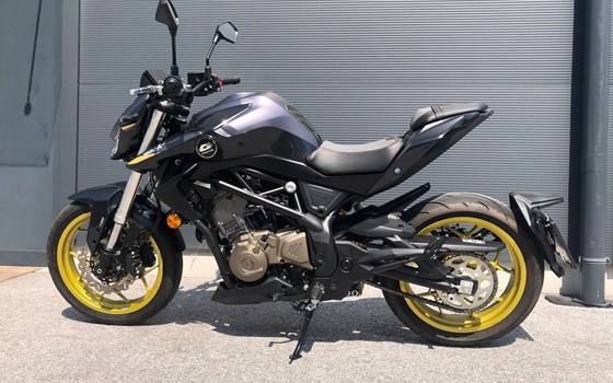 Gebrauchtmotorrad QJ Motor SRK 400 - Bild 1 Gebrauchtmotorrad QJ Motor SRK 400 - Bild 1