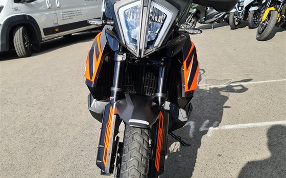 Gebrauchtmotorrad KTM 890 Adventure - Bild 4 Gebrauchtmotorrad KTM 890 Adventure - Bild 4