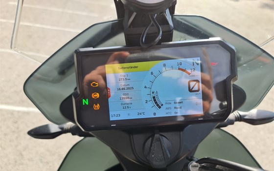 Gebrauchtmotorrad KTM 890 Adventure - Bild 9 Gebrauchtmotorrad KTM 890 Adventure - Bild 9