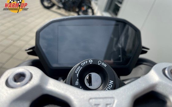 Neufahrzeug Triumph Street Triple 765 RS - Bild 8