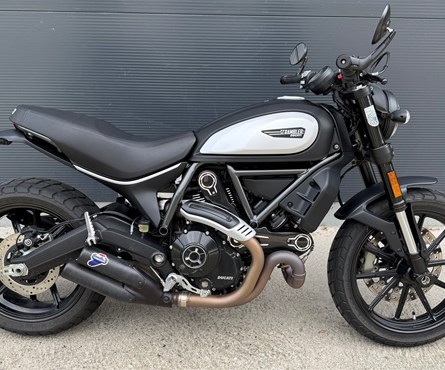 Gebrauchtmotorrad Ducati Scrambler Icon Dark