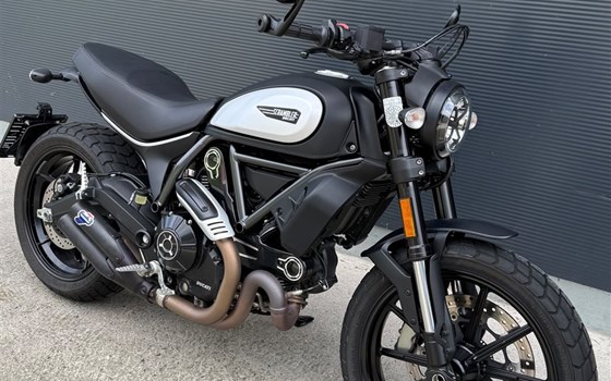 Gebrauchtmotorrad Ducati Scrambler Icon Dark - Bild 2