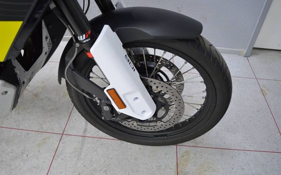 Gebrauchtmotorrad Husqvarna Norden 901 - Bild 4