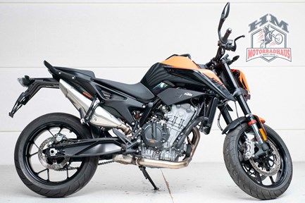 KTM 890 Duke